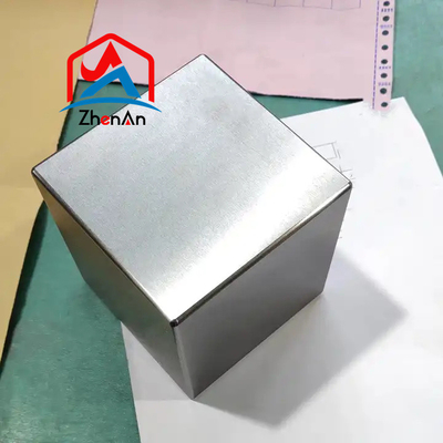 Yüksek yoğunluklu saf volfram küpü Küçük hacim
